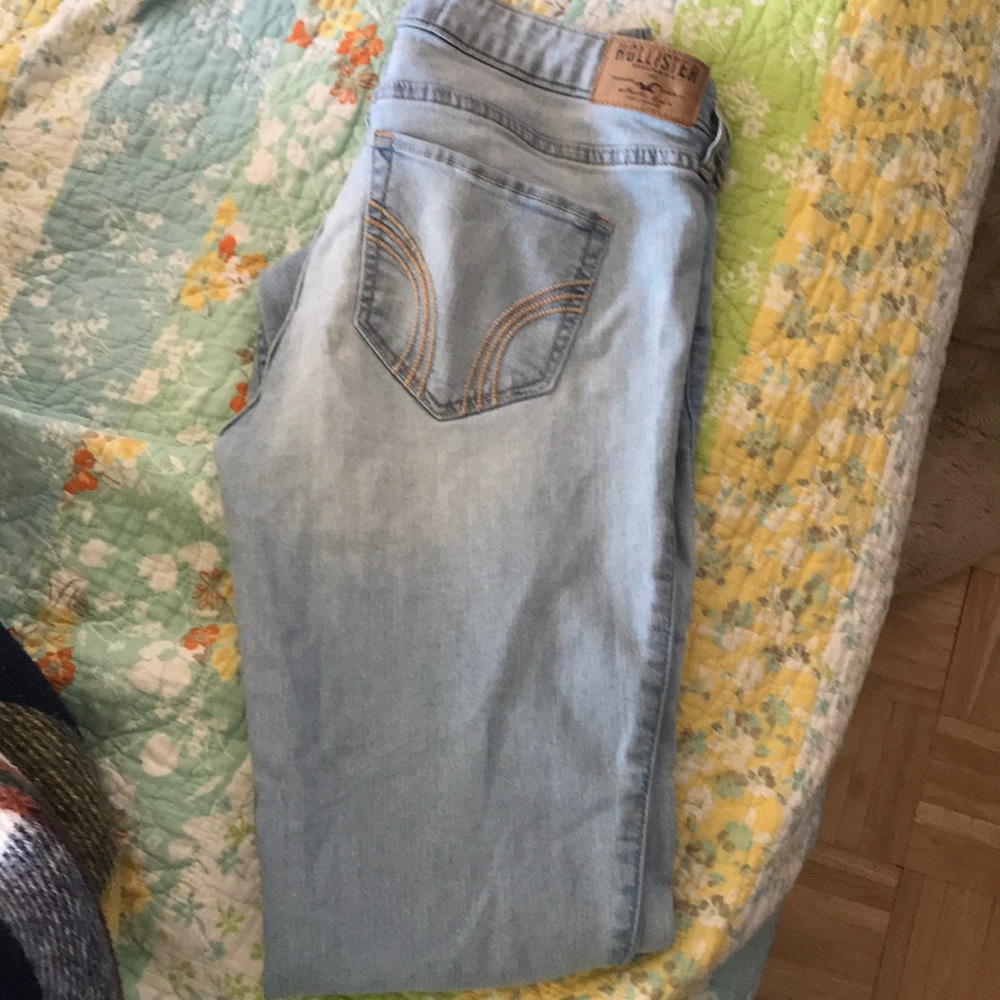 light washed skinny jeans